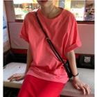 Crew-neck Short-sleeve T-shirt / Side Slit Midi Skirt
