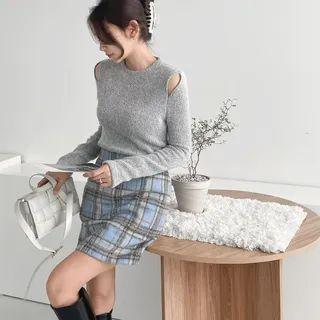 Slit-trim Slim-fit Knit Top
