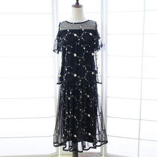 Flower Applique Cut Out Shoulder Short Sleeve Mesh Top