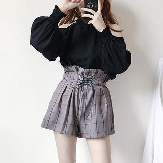 Cold Shoulder Blouse / Plaid Shorts / Set