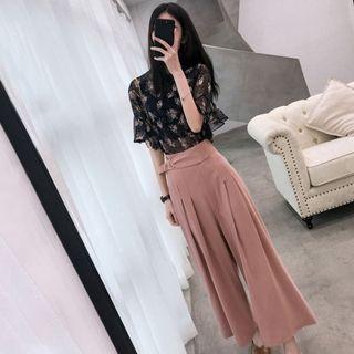 Set: Short-sleeve Floral Blouse + Wide Leg Pants