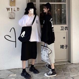Loose-fit Printed Pullover / Slit-back A-line Skirt