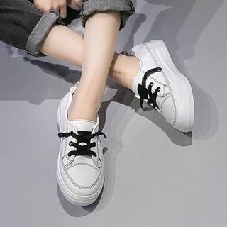 Contrast Stitching Faux Leather Sneakers