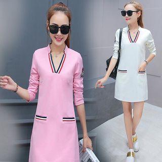 Stripe Trim V-neck Shift Dress