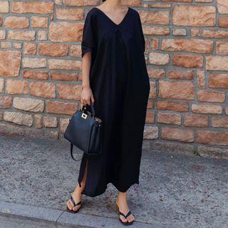 Elbow-sleeve V-neck Maxi Linen Dress