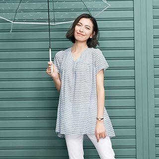 Short-sleeve Patterned Shirred Top