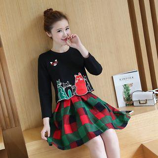 Set: Cropped Embroidered Pullover + Check Skirt