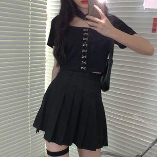 Short-sleeve Hook Detail T-shirt / Pleated A-line Skirt