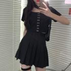 Short-sleeve Hook Detail T-shirt / Pleated A-line Skirt