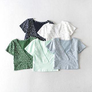 Floral Print V-neck Short-sleeve Cropped Top