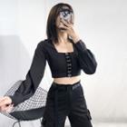 Long-sleeve Open-back Cropped T-shirt