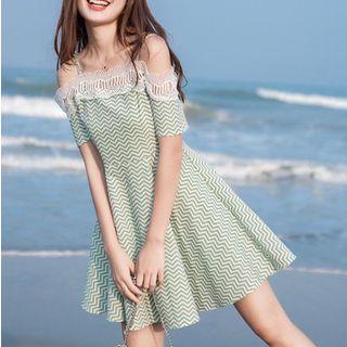 Lace Trim Chevron Patterned Short Sleeve Dress