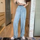 Sleeveless Ruched Cropped Top / Distressed Straight-cut Jeans