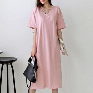 V-neck Letter-printed Midi T-shirt Dress
