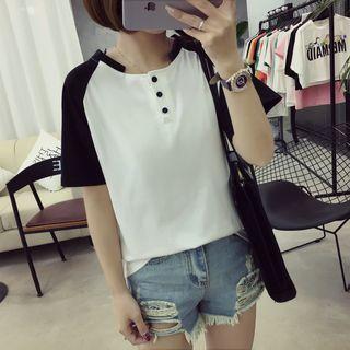 Short Raglan Sleeve Henley T-shirt