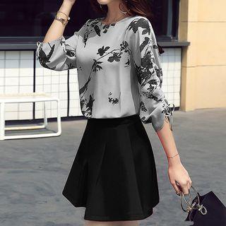 Set: Leaf Print 3/4 Sleeve Top + Plain Pleated Skirt