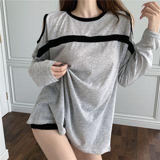 Contrasted Cutout-shoulder Light T-shirt