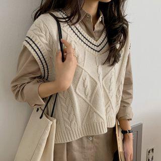 Color-block Cable-knit Vest