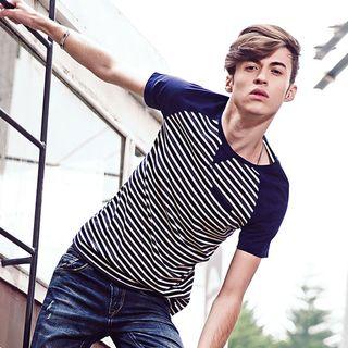 Striped Short Raglan Sleeve T-shirt