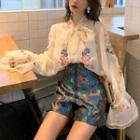 Floral Embroidery Blouse / Shorts