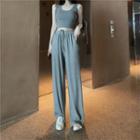 Cropped Tank Top / Wide-leg Sweatpants
