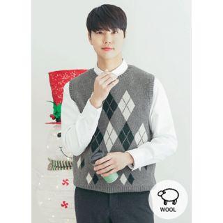Sleeveless Wool Blend Argyle Sweater