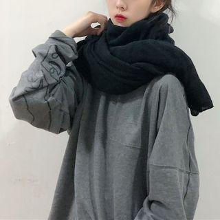 Printed Pullover / Plain Scarf