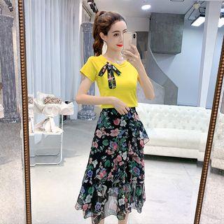 Set: Short-sleeve T-shirt + Flower Print A-line Chiffon Skirt