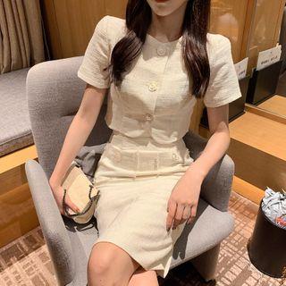 Short-sleeve Cropped Button Jacket / Pocket-front Straight-fit Skirt
