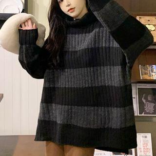 Turtleneck Two-tone Striped Sweater