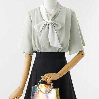 Elbow-sleeve Blouse / Plain A-line Skirt