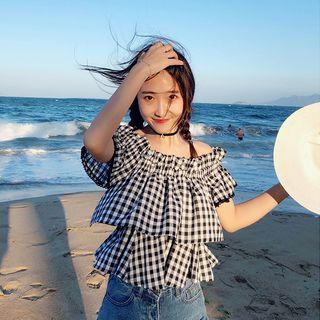 Short-sleeve Ruffled Checker Top