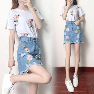 Set: Flower Embroidered Short-sleeve T-shirt + Distressed Denim Skirt