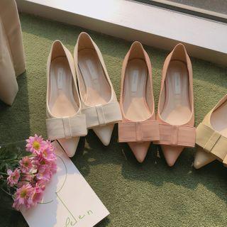 Pointy-toe Beribboned Pumps