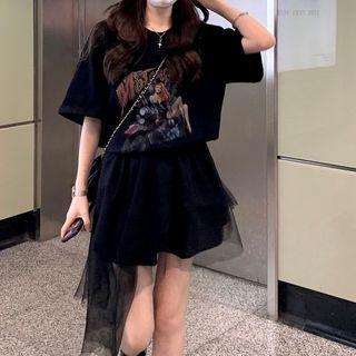 Elbow-sleeve Print T-shirt / Asymmetrical Mesh Skirt