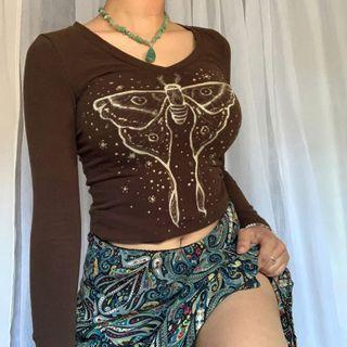 Butterfly Printed V Neck Long Sleeve Cropped Top