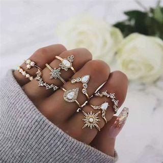 Set Of 10: Rhinestone Alloy Rings Gold - One Size