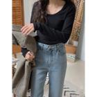 U-neck Textured Slim-fit T-shirt