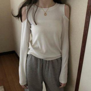 Plain Crew-neck Off-shoulder T-shirt