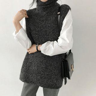 Turtle-neck Sleeveless Waffle-knit Sweater