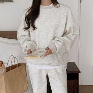 Raglan-sleeve Napped Sweatshirt