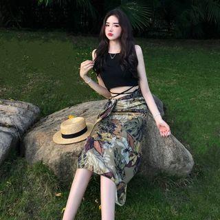 Plain Lace Cropped Tank Top / High-waist Printed A-line Skirt