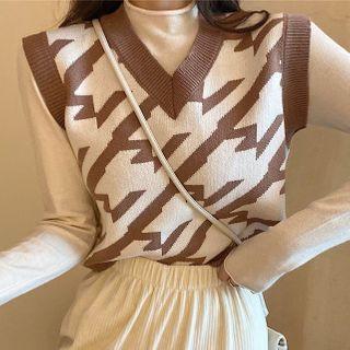 Patterned Knit Vest / Long-sleeve Mock-neck Top