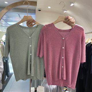 Short-sleeve Buttoned Knit V-neck Top