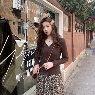Plain V-neck Single-breasted Long-sleeve Cardigan / Floral High-waist Skirt