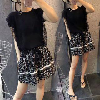 Set: Sleeveless Floral Print Panel Blouse + Floral Print Shorts