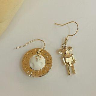 Astronaut & Planet Asymmetrical Alloy Dangle Earring 1 Pair - Hook Earrings - Gold - One Size