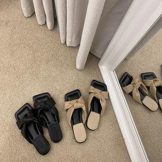 Square-toe Twisted Bow Slide Sandals