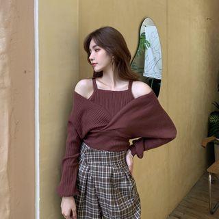 Cold-shoulder Sweater / Plaid Harem Pants