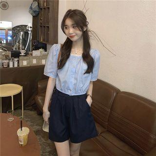 Short-sleeve Striped Cropped Shirt + Plain Shorts